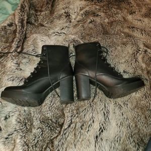 Nwot Madden Girl Boots